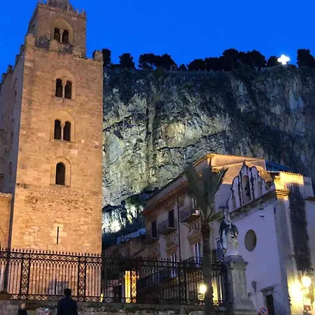 Charming House In Cefalu, Near City Centre Vakantiehuis Cefalù
